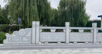 北海 芝麻灰桥栏杆、河道栏杆安装效果