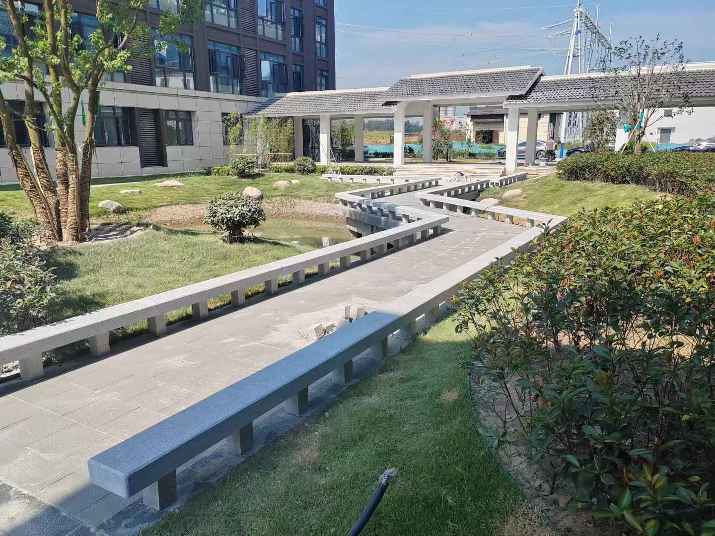 北海 芝麻灰小区坐凳&栏杆安装效果