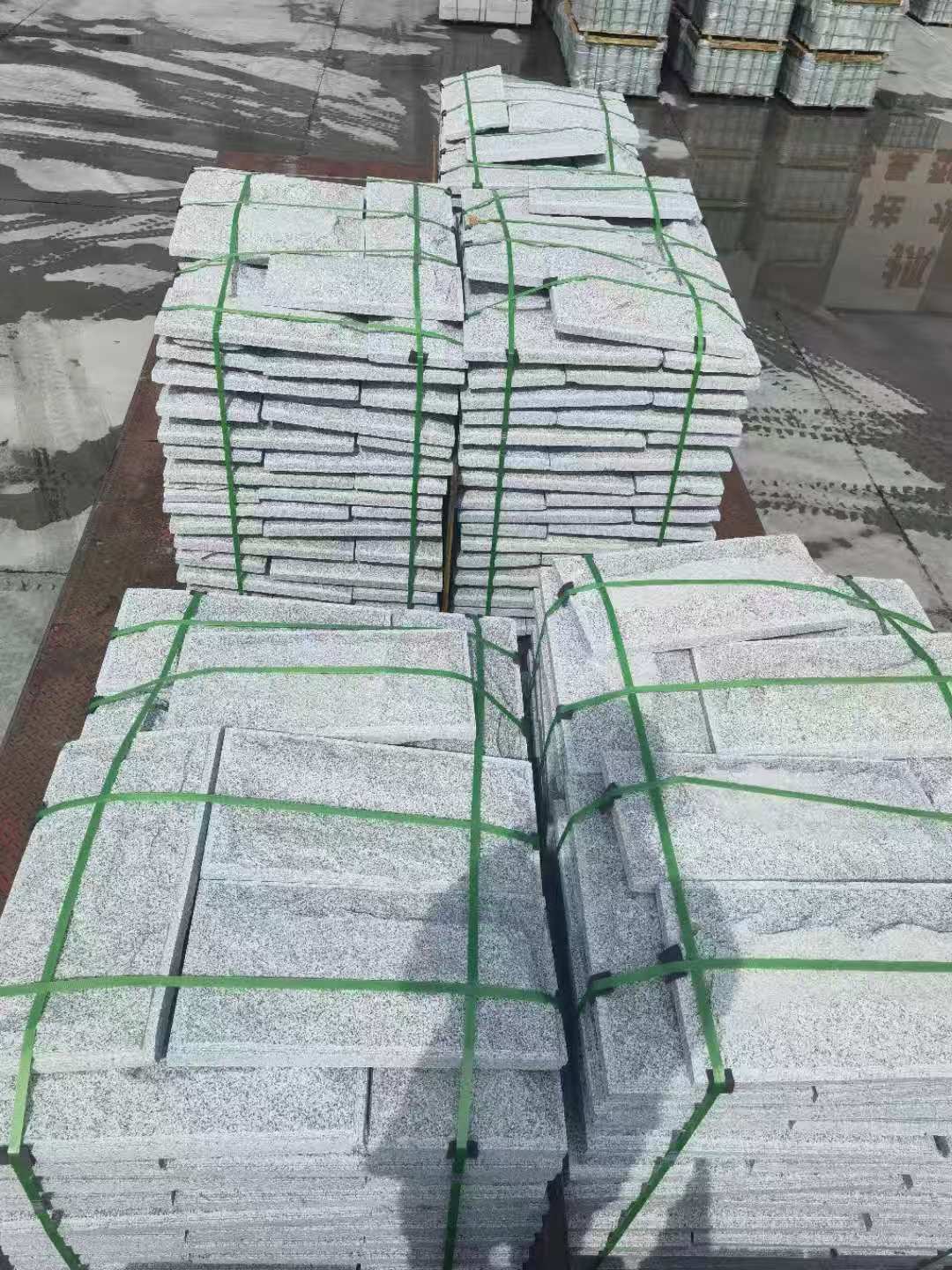 北海 芝麻白蘑菇石装车出货