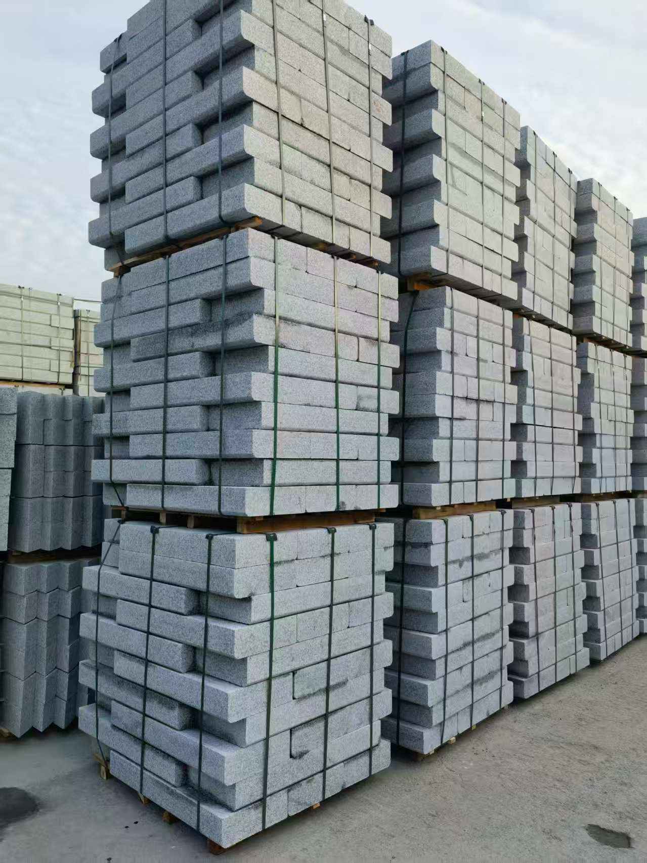 北海 路沿石（路侧石），颜色一致，尺寸标准