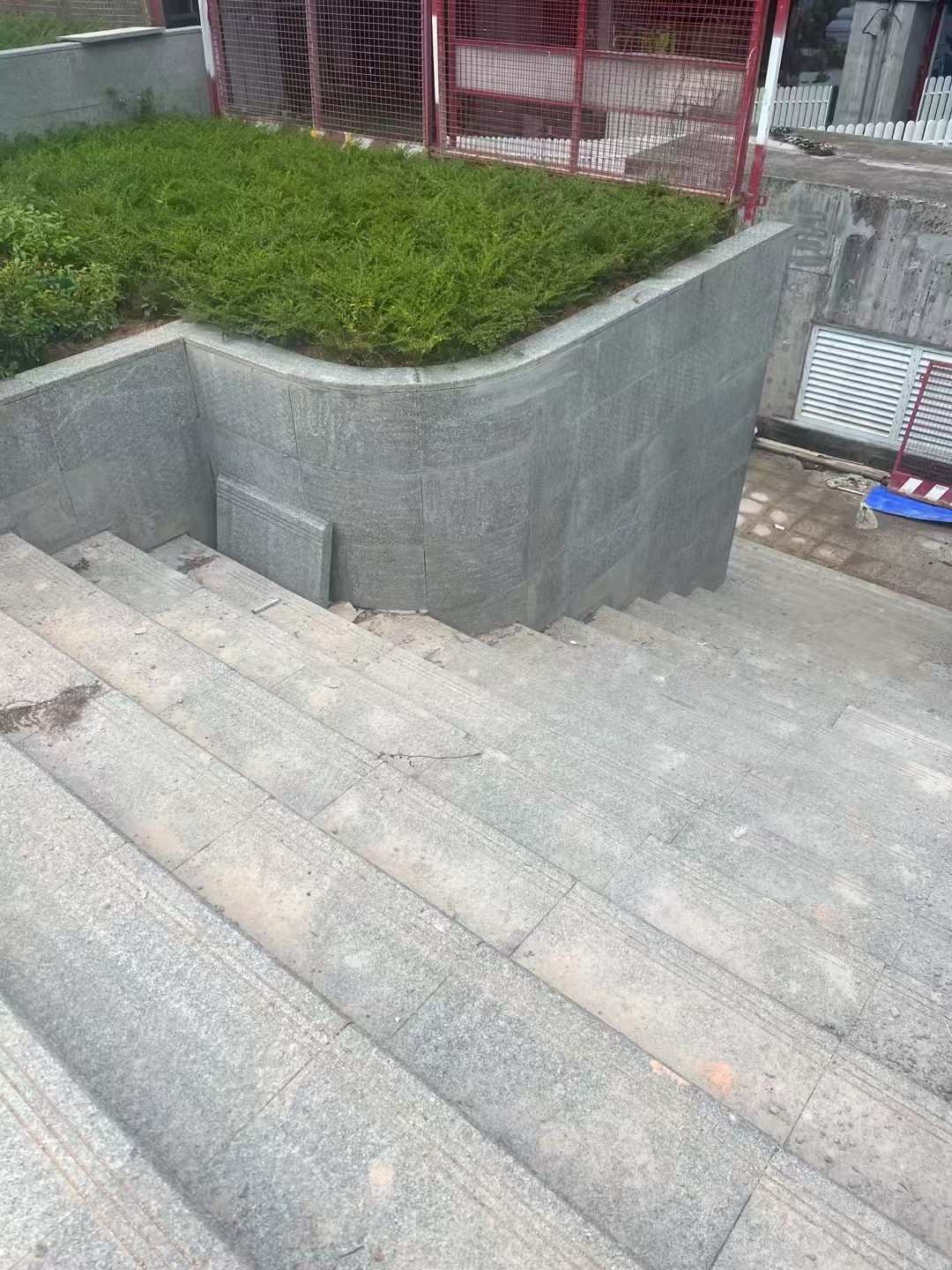 北海 芝麻黑火烧面铺装案例