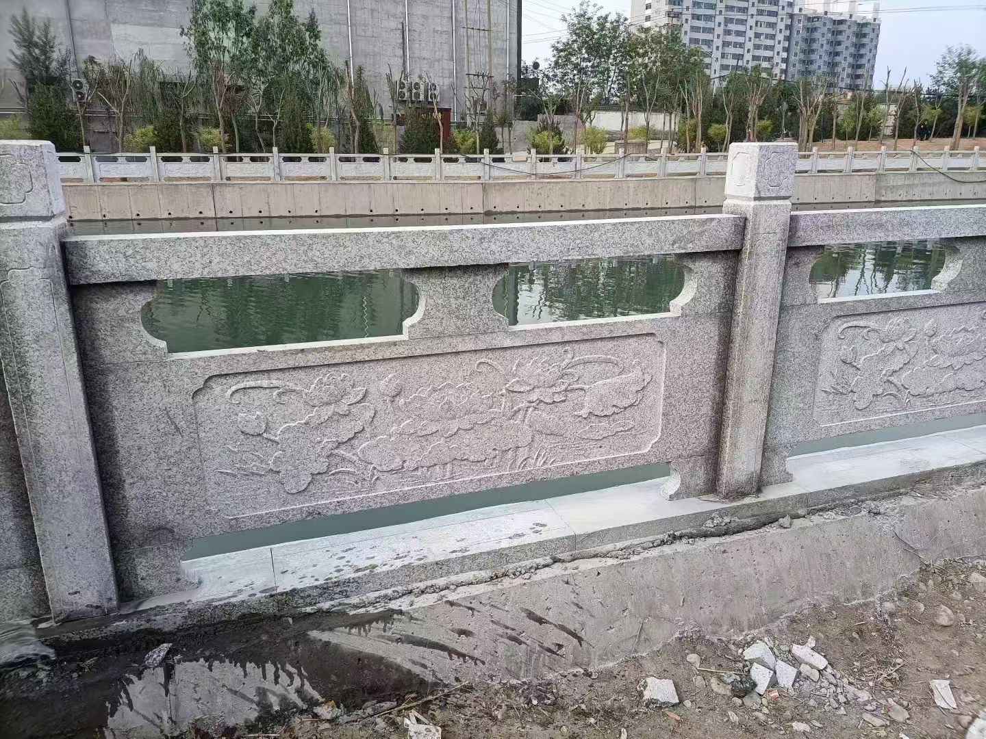 北海 芙蓉白大花桥梁、河道，石材栏杆、围栏、护栏